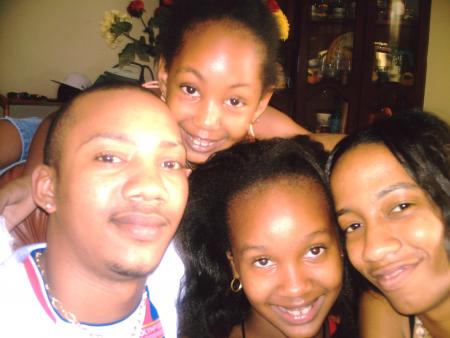 FAMILIA